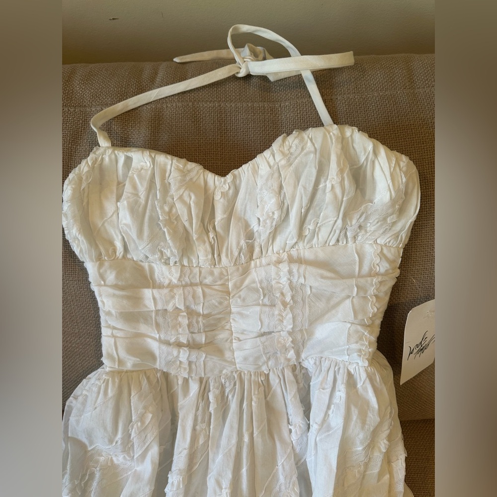 Guess - Picture 3 of 10